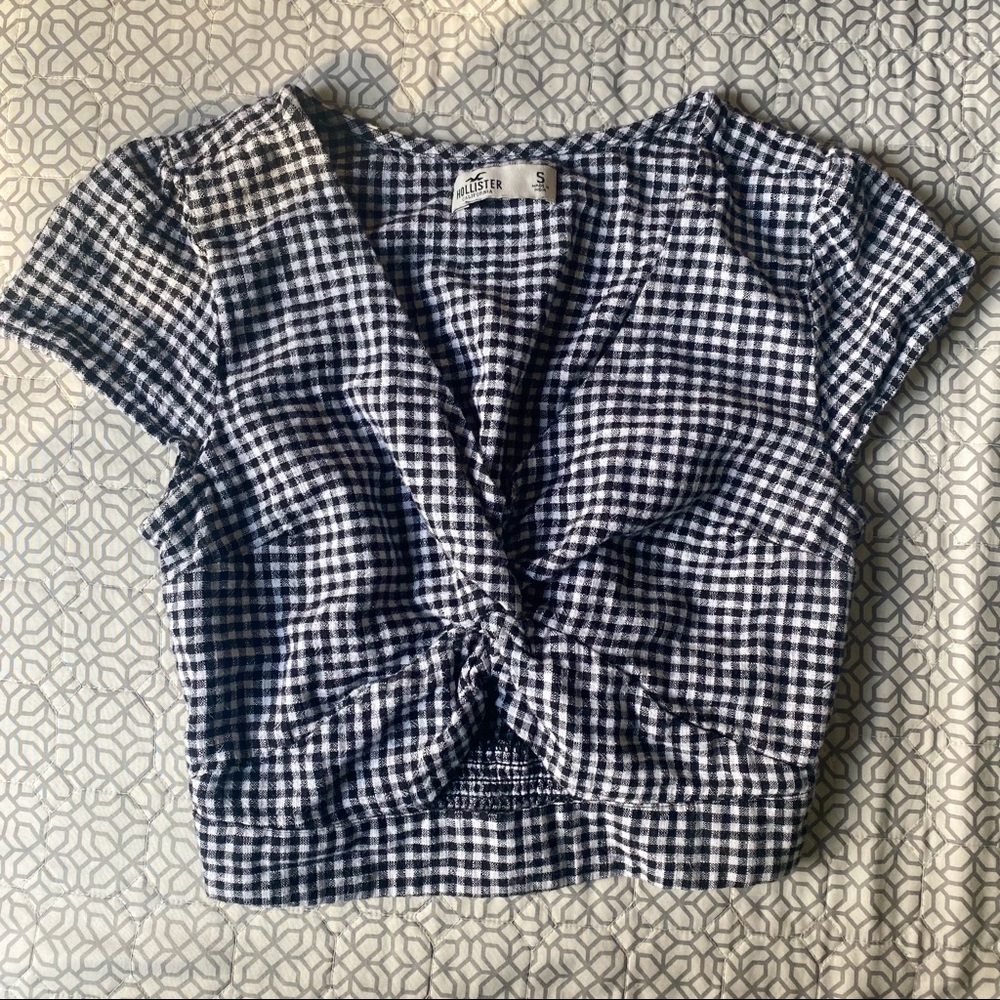 Hollister Plaid Short Sleeve Crop Top